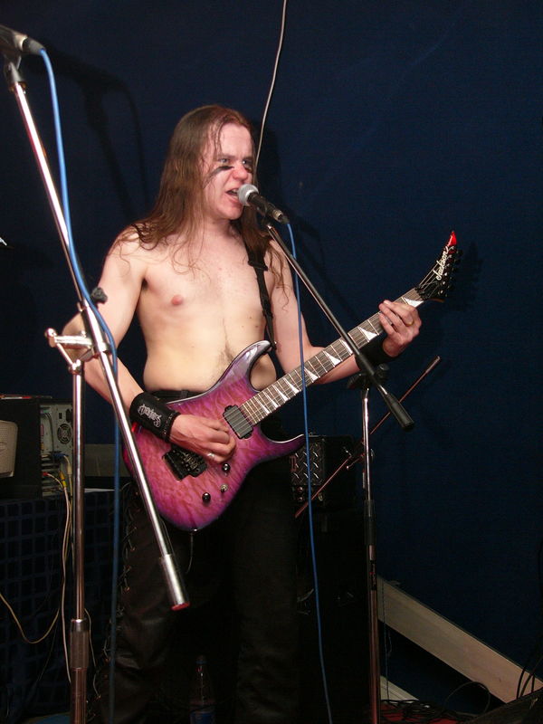 Фотографии -> Концерты -> День рождения передачи "Сумерки Богов" в клубе Арктика (26 марта 2005) ->  Ensiferum -> Ensiferum - 017