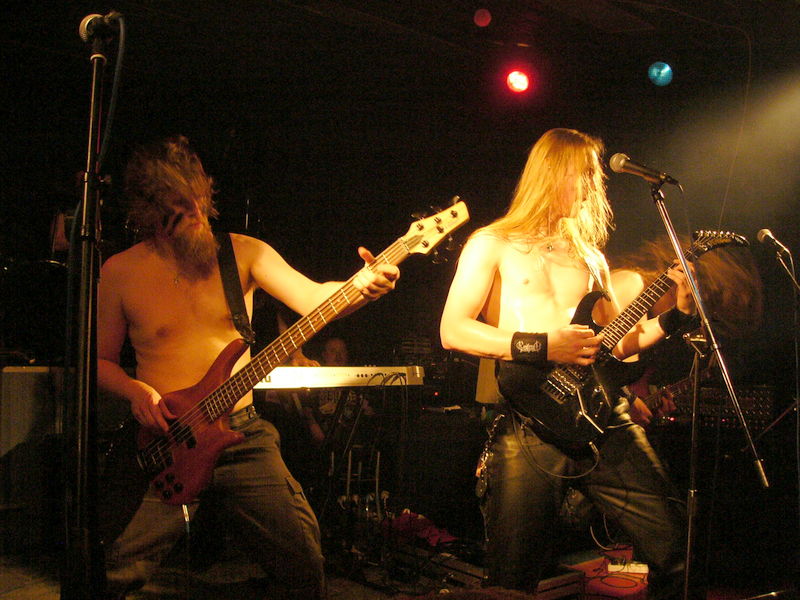 Фотографии -> Концерты -> День рождения передачи "Сумерки Богов" в клубе Арктика (26 марта 2005) ->  Ensiferum -> Ensiferum - 021
