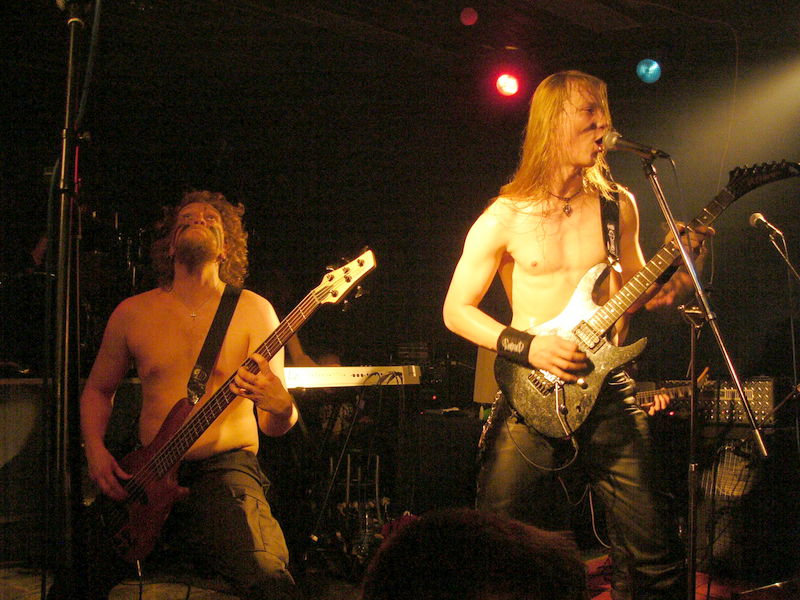 Фотографии -> Концерты -> День рождения передачи "Сумерки Богов" в клубе Арктика (26 марта 2005) ->  Ensiferum -> Ensiferum - 023