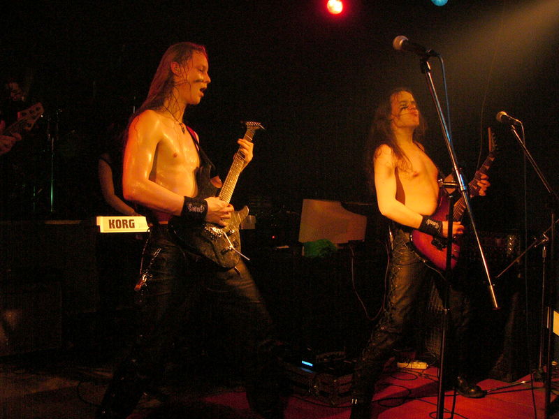 Фотографии -> Концерты -> День рождения передачи "Сумерки Богов" в клубе Арктика (26 марта 2005) ->  Ensiferum -> Ensiferum - 030