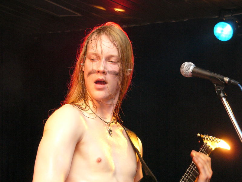 Фотографии -> Концерты -> День рождения передачи "Сумерки Богов" в клубе Арктика (26 марта 2005) ->  Ensiferum -> Ensiferum - 033