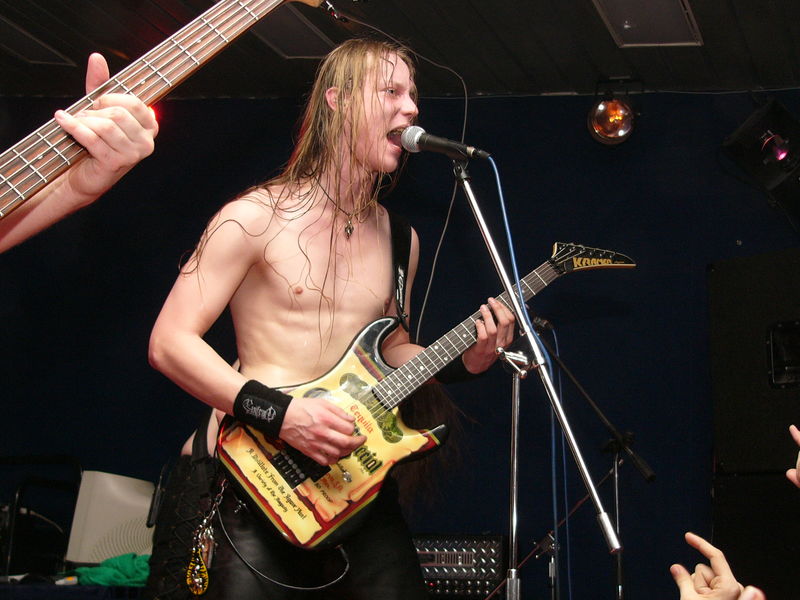 Фотографии -> Концерты -> День рождения передачи "Сумерки Богов" в клубе Арктика (26 марта 2005) ->  Ensiferum -> Ensiferum - 042