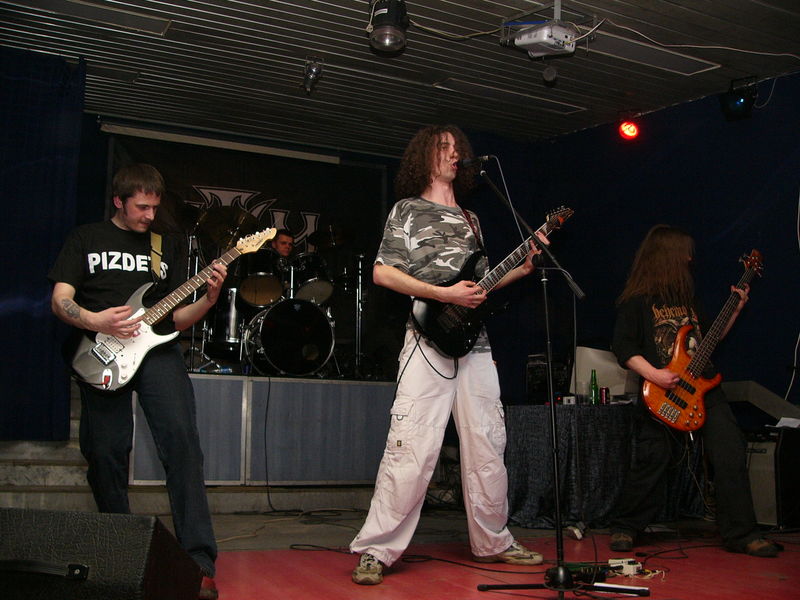 Фотографии -> Концерты -> Концерт в клубе Арктика (2 апреля 2005) ->  Abnormal -> Abnormal - 019