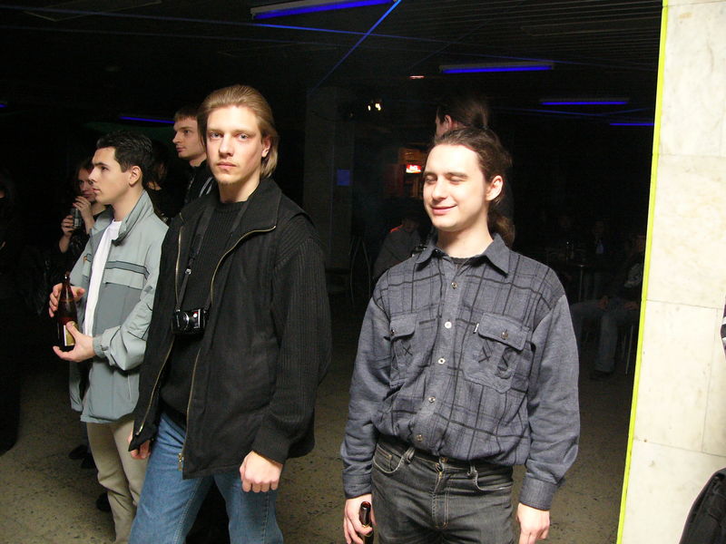 Фотографии -> Концерты -> Концерт в клубе Арктика (2 апреля 2005) ->  Люди на концерте -> Люди на концерте - 002