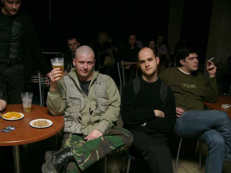 Фотографии -> Концерты -> Концерт в клубе Арктика (2 апреля 2005) ->  Люди на концерте -> Люди на концерте - 019