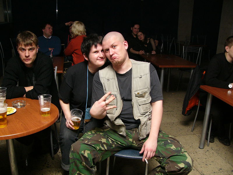 Фотографии -> Концерты -> Концерт в клубе Арктика (2 апреля 2005) ->  Люди на концерте -> Люди на концерте - 026