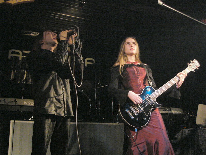 Фотографии -> Концерты -> Концерт в клубе Арктика (16 апреля 2005) ->  Offertorium -> Offertorium - 024