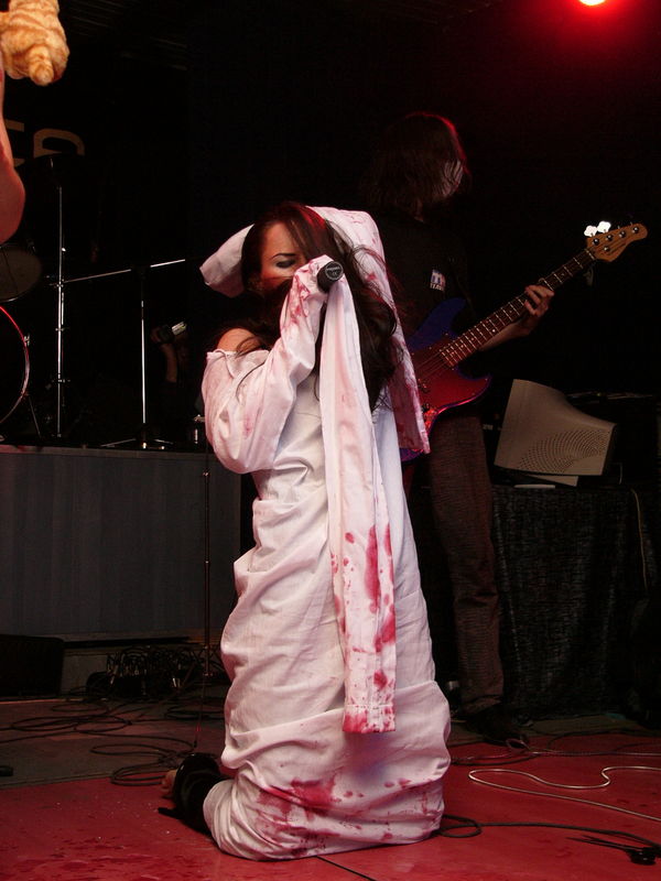 Фотографии -> Концерты -> Концерт в клубе Арктика (16 апреля 2005) ->  Atomica -> Atomica - 052