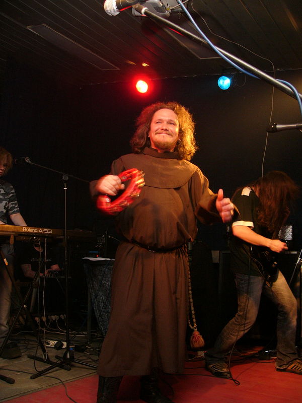 Фотографии -> Концерты -> Cruachan в клубе Арктика (1 мая 2005) ->  Wolfsangel -> Wolfsangel - 011