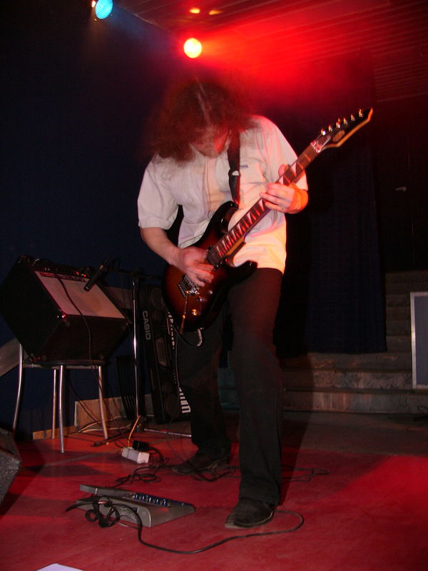 Фотографии -> Концерты -> День рождения Dark Vampire в клубе Арктика (24 мая 2005) ->  Noizz -> Noizz - 006