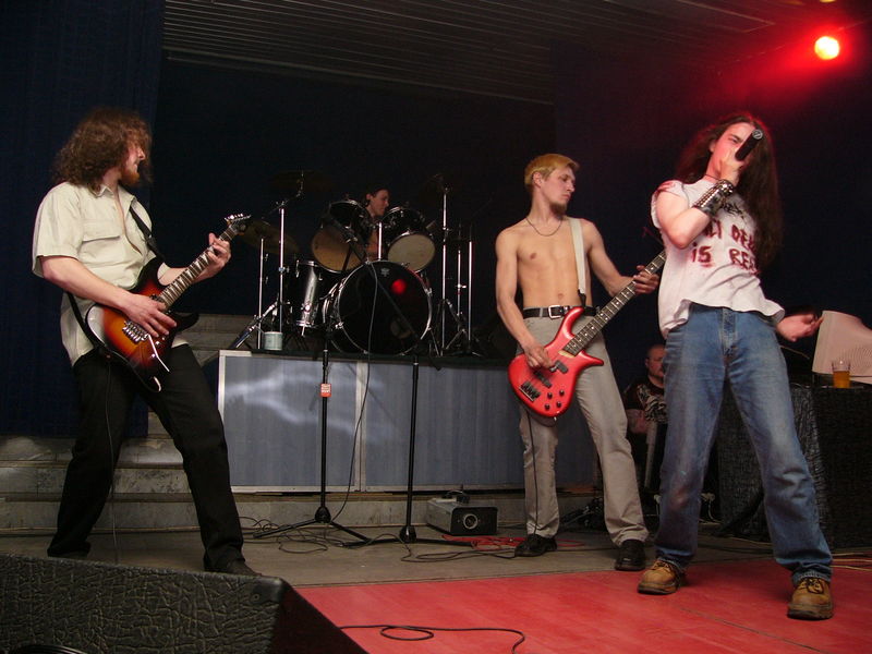 Фотографии -> Концерты -> День рождения Dark Vampire в клубе Арктика (24 мая 2005) ->  Noizz -> Noizz - 007