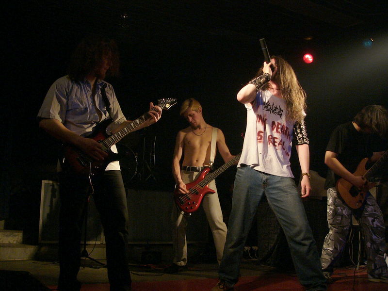 Фотографии -> Концерты -> День рождения Dark Vampire в клубе Арктика (24 мая 2005) ->  Noizz -> Noizz - 009