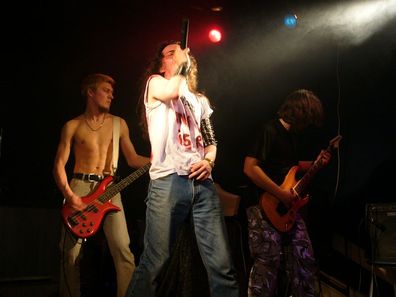 Фотографии -> Концерты -> День рождения Dark Vampire в клубе Арктика (24 мая 2005) ->  Noizz -> Noizz - 010