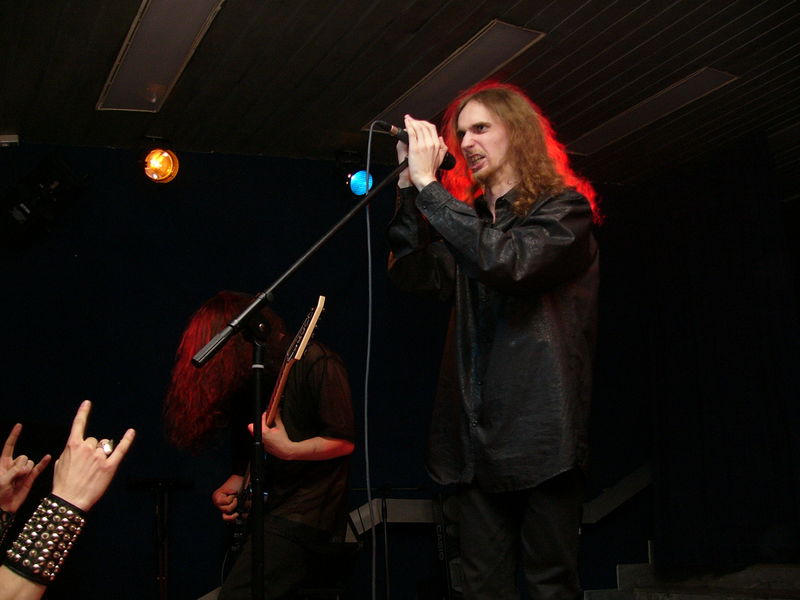 Фотографии -> Концерты -> День рождения Dark Vampire в клубе Арктика (24 мая 2005) ->  Tophet -> Tophet - 006