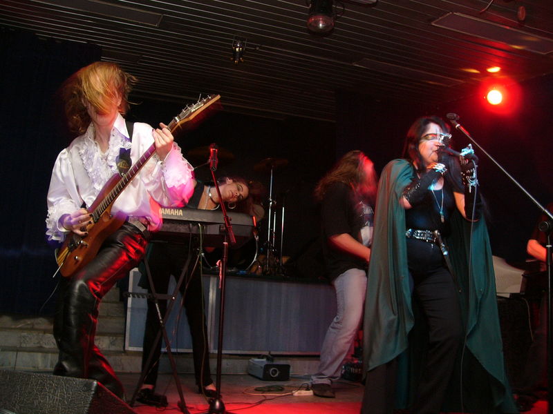 Фотографии -> Концерты -> День рождения Dark Vampire в клубе Арктика (24 мая 2005) ->  MoonSun Relight -> MoonSun Relight - 007