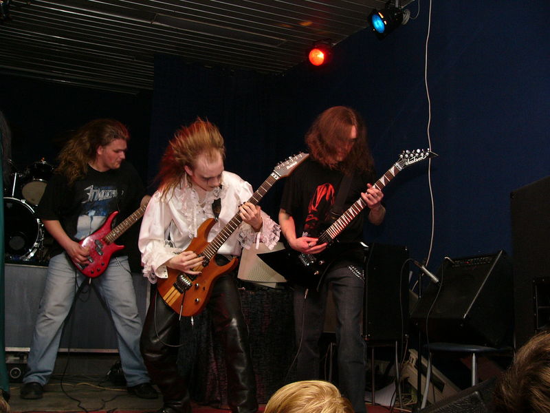 Фотографии -> Концерты -> День рождения Dark Vampire в клубе Арктика (24 мая 2005) ->  MoonSun Relight -> MoonSun Relight - 021