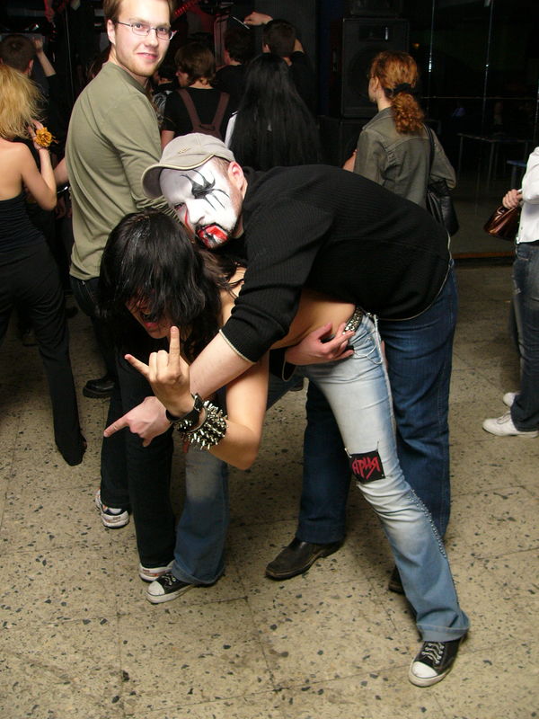Фотографии -> Концерты -> День рождения Dark Vampire в клубе Арктика (24 мая 2005) ->  Люди на концерте -> Люди на концерте - 016