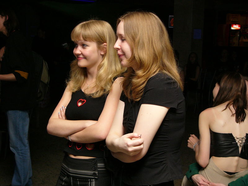 Фотографии -> Концерты -> День рождения Dark Vampire в клубе Арктика (24 мая 2005) ->  Люди на концерте -> Люди на концерте - 030