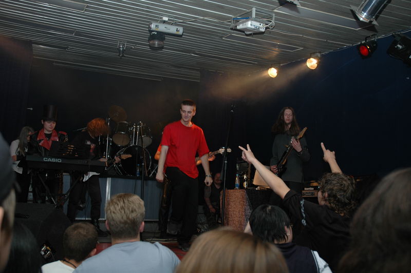 Фотографии -> Концерты -> Концерт в клубе Арктика (9 сентября 2005) ->  TarakaN -> TarakaN - 024