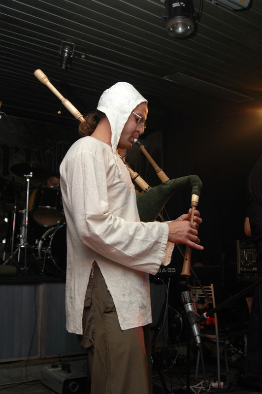 Фотографии -> Концерты -> Korpiklaani в клубе Арктика (15 сентября 2005) ->  Wolfsangel -> Wolfsangel - 016