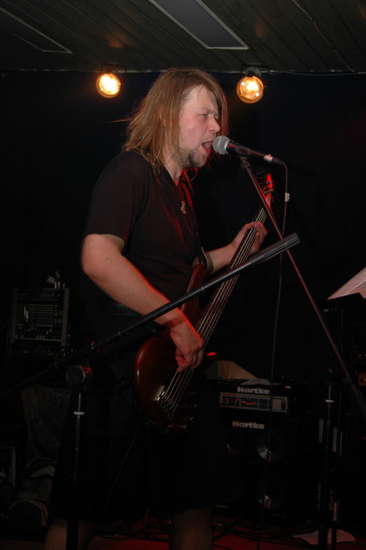 Фотографии -> Концерты -> Korpiklaani в клубе Арктика (15 сентября 2005) ->  Wolfsangel -> Wolfsangel - 017