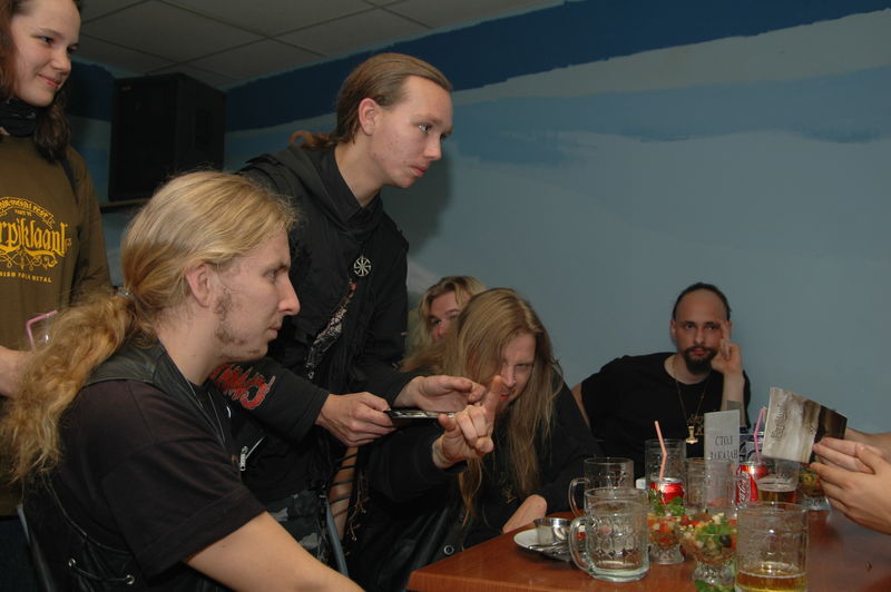 Фотографии -> Концерты -> Korpiklaani в клубе Арктика (15 сентября 2005) ->  Люди на концерте -> Люди на концерте - 003