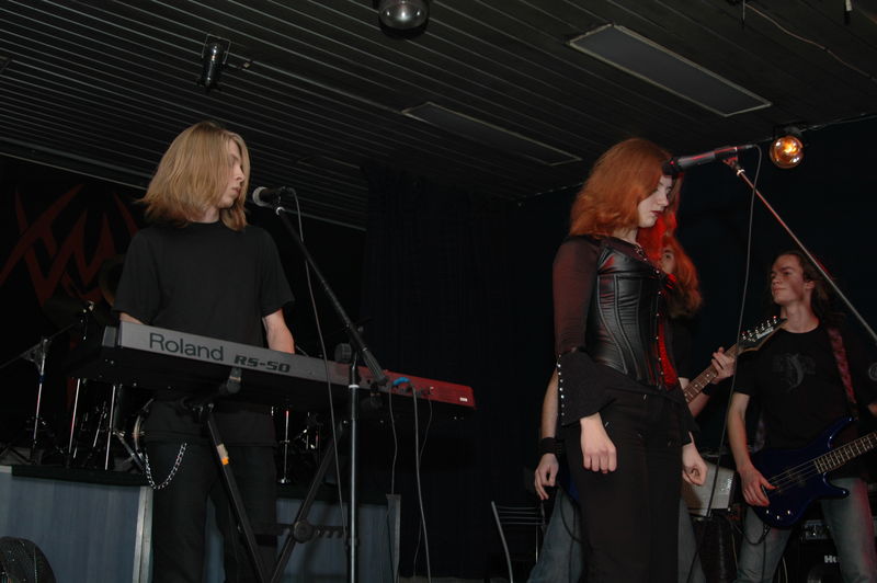 Фотографии -> Концерты -> Фестиваль тяжёлых групп с женским вокалом в клубе Арктика (22 октября 2005) ->  Tenzor -> Tenzor - 018