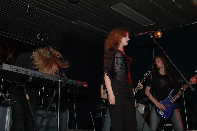 Фотографии -> Концерты -> Фестиваль тяжёлых групп с женским вокалом в клубе Арктика (22 октября 2005) ->  Tenzor -> Tenzor - 019