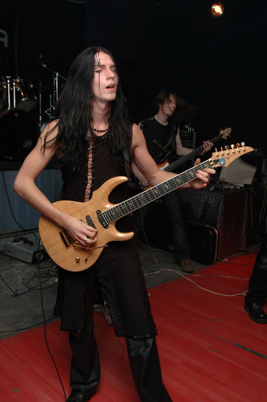 Фотографии -> Концерты -> Фестиваль тяжёлых групп с женским вокалом в клубе Арктика (22 октября 2005) ->  Atomica -> Atomica - 012