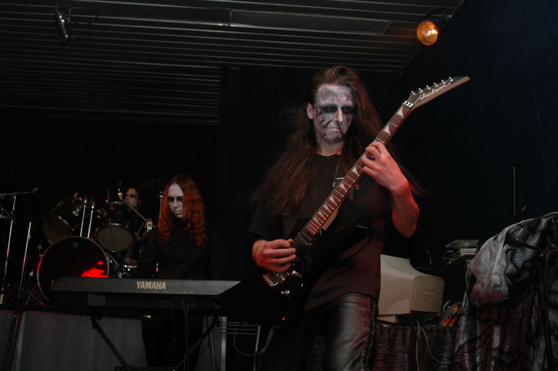 Фотографии -> Концерты -> Хэллоуин в клубе Арктика (30 октября 2005) ->  Perversus Stigmata -> Perversus Stigmata - 002