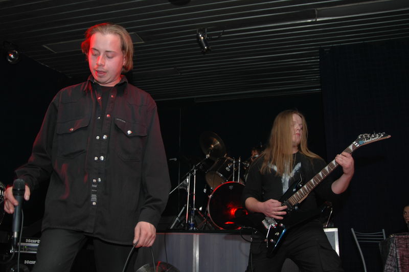 Фотографии -> Концерты -> Хэллоуин в клубе Арктика (30 октября 2005) ->  Grom -> Grom - 006