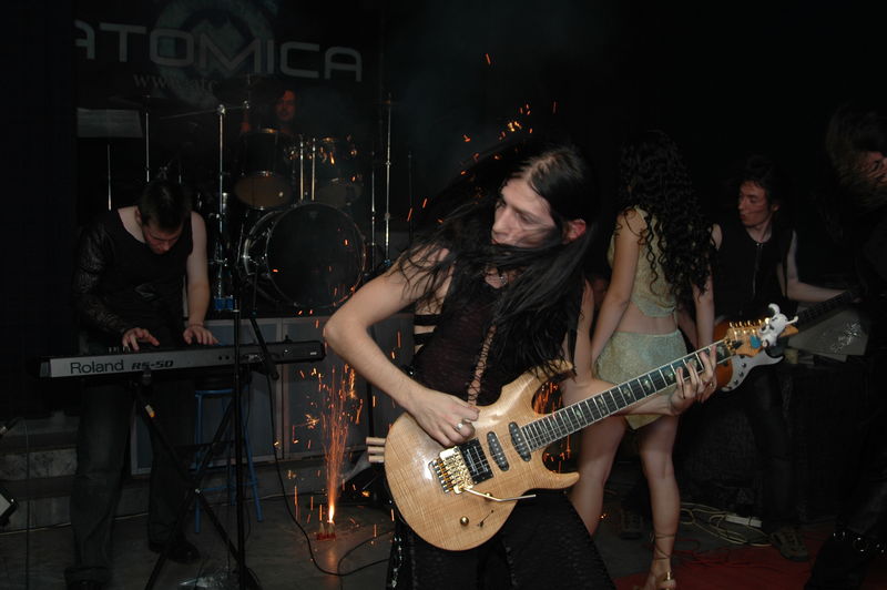Фотографии -> Концерты -> Atomic blast в клубе  Арктика (4 ноября 2005) ->  Atomica -> Atomica - 013