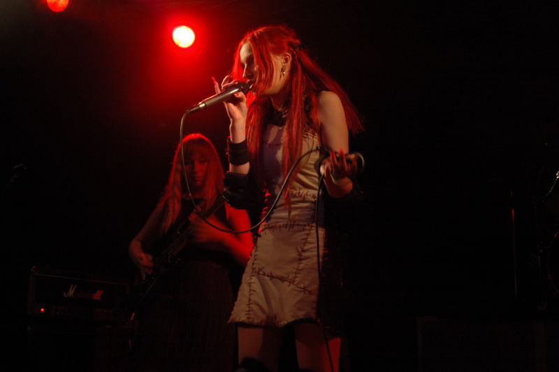 Фотографии -> Концерты -> PetroGrind Fest в клубе Арктика (19 ноября 2005) ->  Little Black Dress -> Little Black Dress - 016