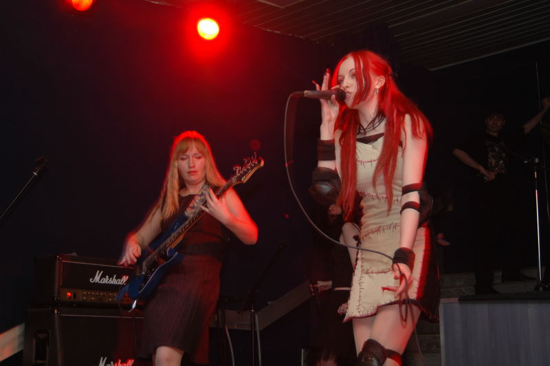 Фотографии -> Концерты -> PetroGrind Fest в клубе Арктика (19 ноября 2005) ->  Little Black Dress -> Little Black Dress - 018