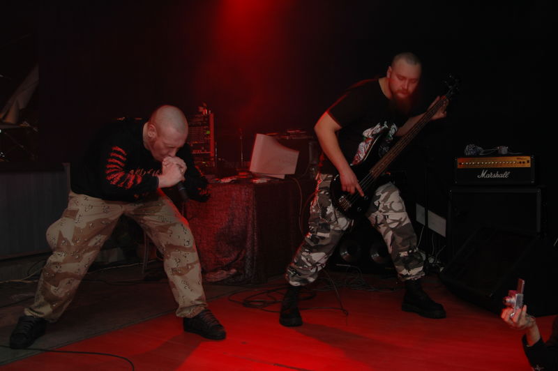 Фотографии -> Концерты -> PetroGrind Fest в клубе Арктика (19 ноября 2005) ->  Fleshbomb -> Fleshbomb - 006