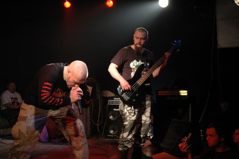 Фотографии -> Концерты -> PetroGrind Fest в клубе Арктика (19 ноября 2005) ->  Fleshbomb -> Fleshbomb - 017