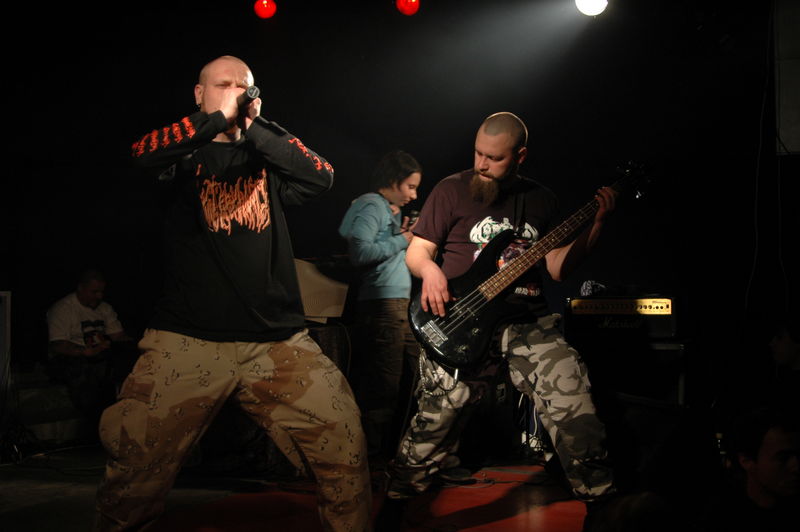 Фотографии -> Концерты -> PetroGrind Fest в клубе Арктика (19 ноября 2005) ->  Fleshbomb -> Fleshbomb - 019
