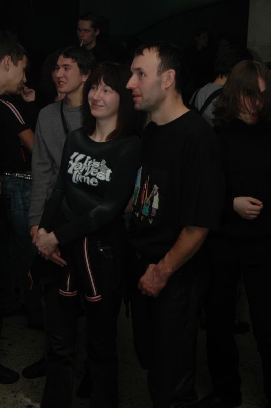 Фотографии -> Концерты -> PetroGrind Fest в клубе Арктика (19 ноября 2005) ->  Люди на концерте -> Люди на концерте - 006