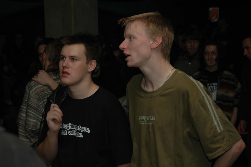 Фотографии -> Концерты -> PetroGrind Fest в клубе Арктика (19 ноября 2005) ->  Люди на концерте -> Люди на концерте - 011