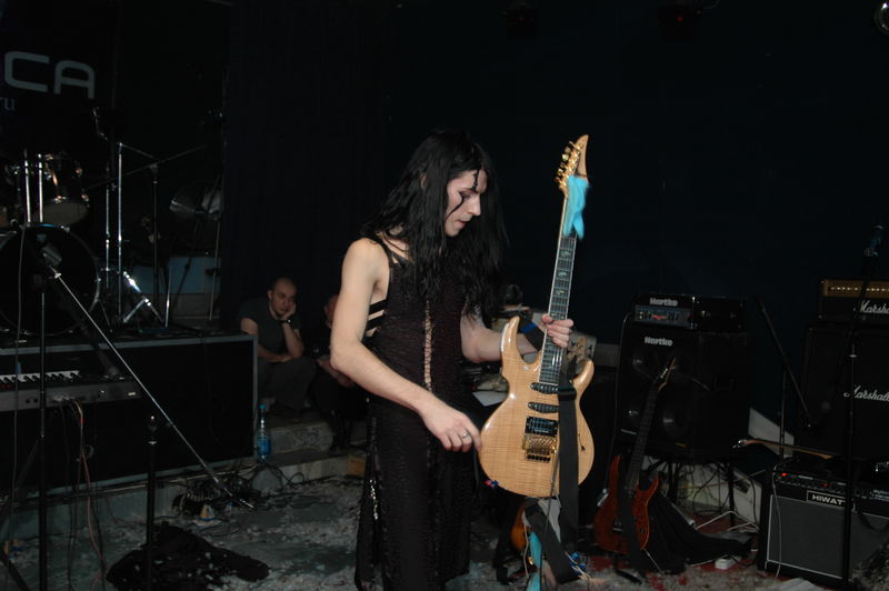 Фотографии -> Концерты -> Сольный концерт Atomica в клубе Арктика (15 января 2005) ->  Atomica -> Atomica - 115