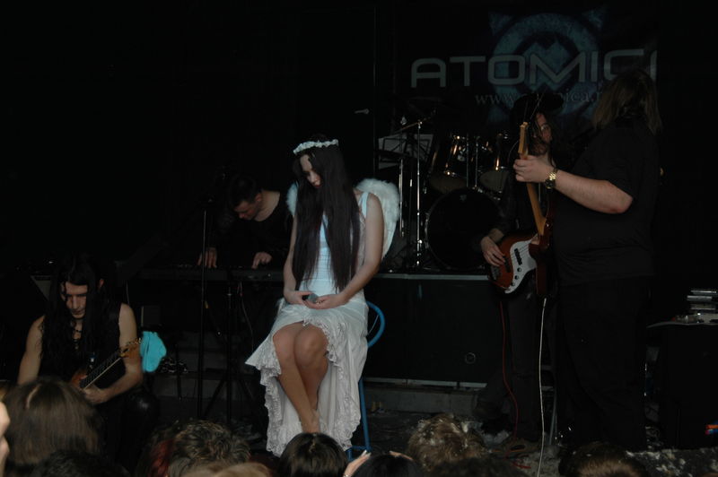 Фотографии -> Концерты -> Сольный концерт Atomica в клубе Арктика (15 января 2005) ->  Atomica -> Atomica - 131