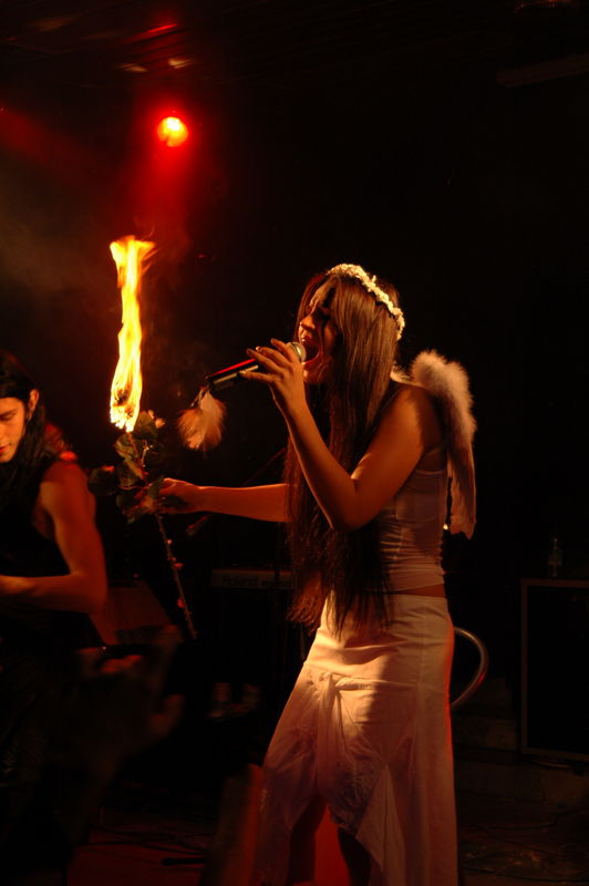 Фотографии -> Концерты -> Сольный концерт Atomica в клубе Арктика (15 января 2005) ->  Atomica -> Atomica - 140