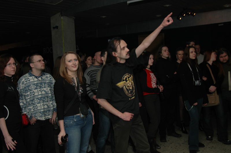 Фотографии -> Концерты -> День рождения RockHell.Ru в клубе Арктика (4 февраля 2006) ->  Люди на концерте -> Люди на концерте - 001