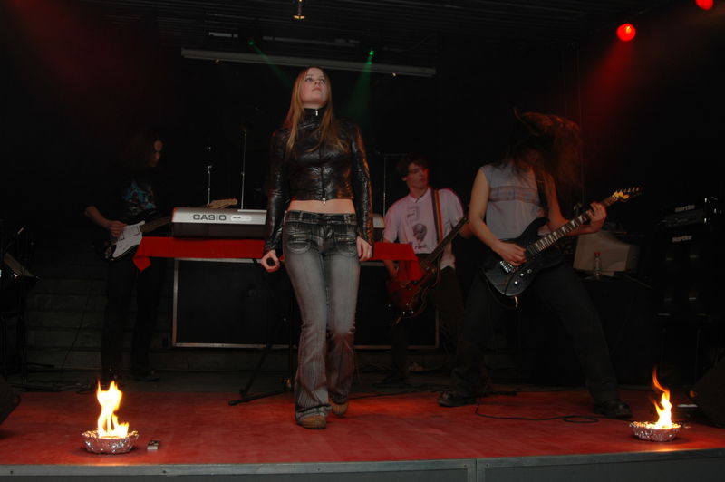 Фотографии -> Концерты -> Концерт в клубе Арктика (5 февраля 2006) ->  Слеза Огня -> Слеза Огня - 001