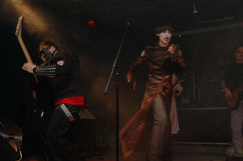 Фотографии -> Концерты -> Концерт в клубе Арктика (5 февраля 2006) ->  Некрополис -> Некрополис - 002