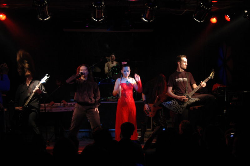 Фотографии -> Концерты -> Концерт в клубе Арктика (5 февраля 2006) ->  The Sevensins -> The Sevensins - 046