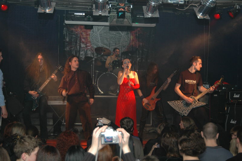 Фотографии -> Концерты -> Концерт в клубе Арктика (5 февраля 2006) ->  The Sevensins -> The Sevensins - 047