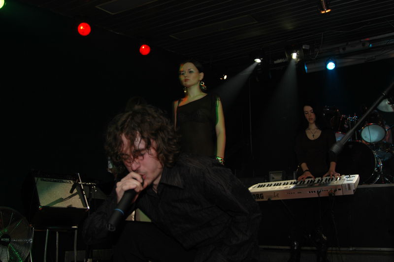 Фотографии -> Концерты -> Танцы Теней IV в клубе Арктика (8 апреля 2006) ->  Theropoda -> Theropoda - 025