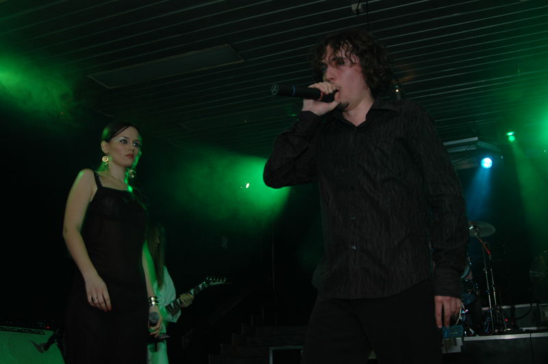 Фотографии -> Концерты -> Танцы Теней IV в клубе Арктика (8 апреля 2006) ->  Theropoda -> Theropoda - 026