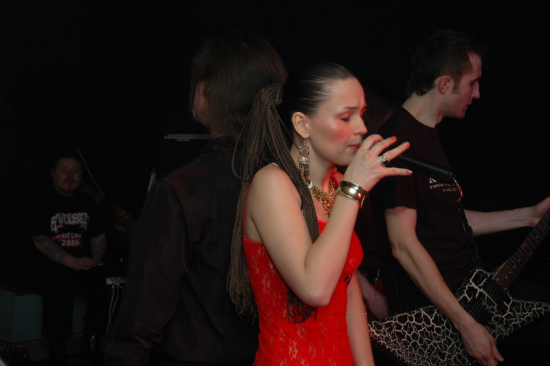 Фотографии -> Концерты -> Танцы Теней IV в клубе Арктика (8 апреля 2006) ->  Item -> Item - 028